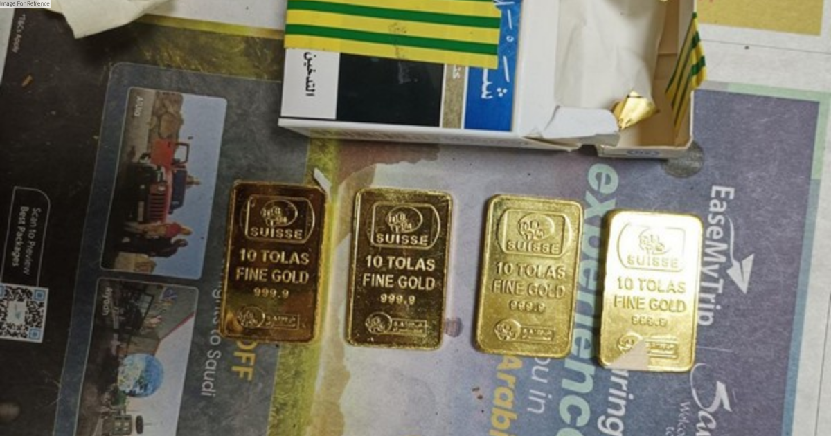 Four arrested, four 100-gm gold bars seized at Delhi airport